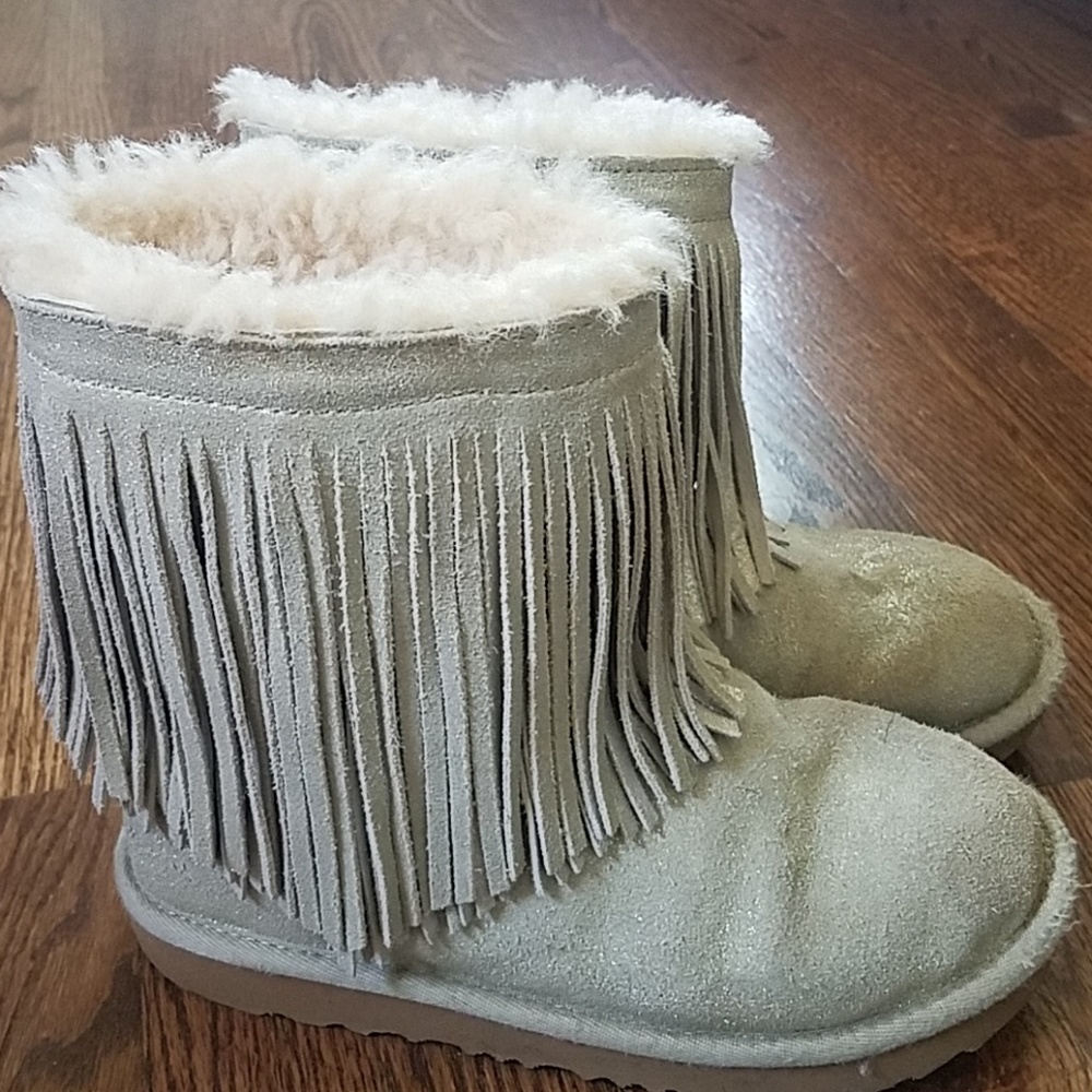 Girls Size 3 Silver Ugg Boots